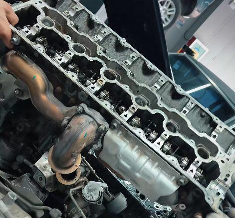 V12发动机拆解后实拍