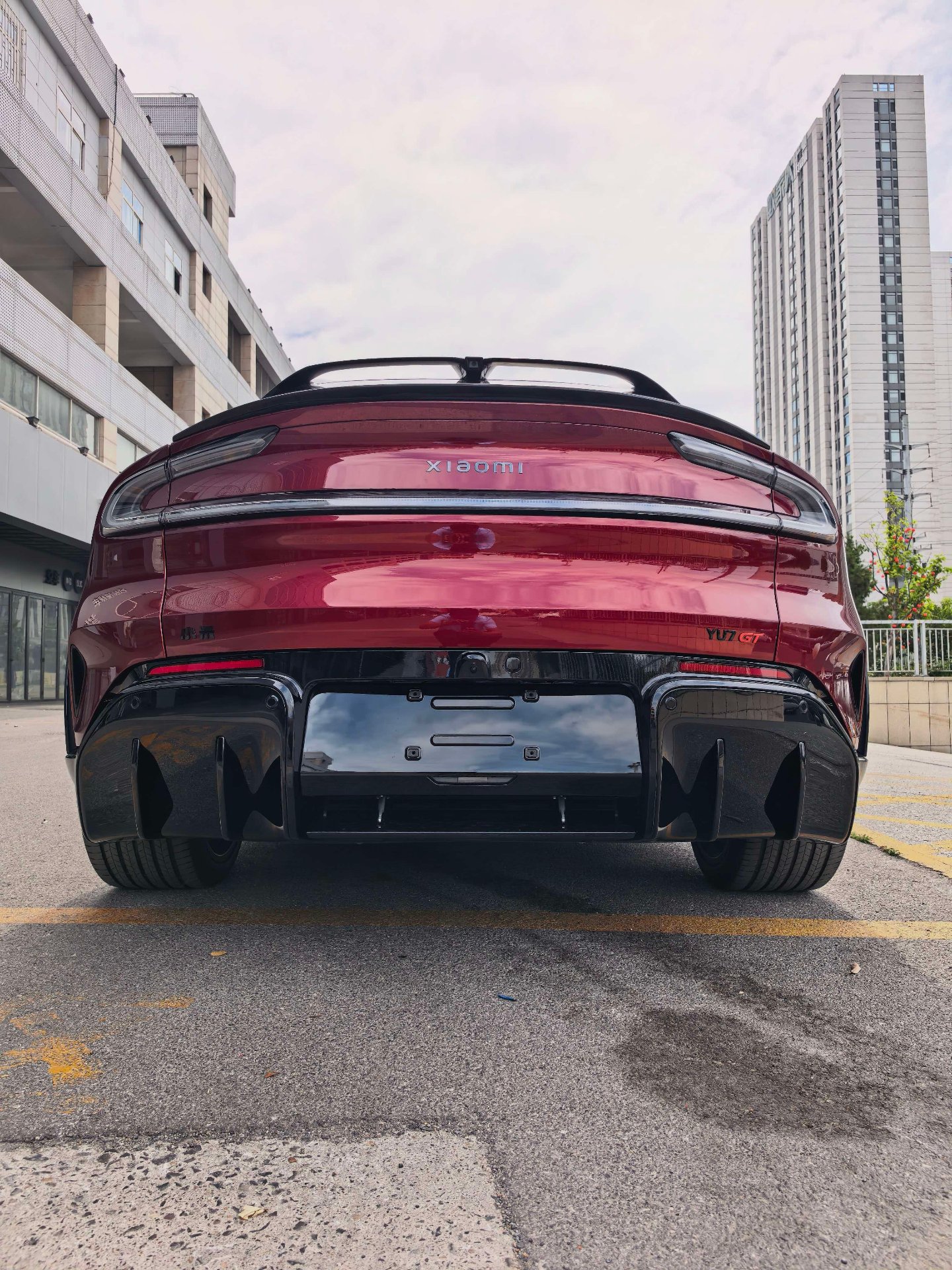 小米YU7 GT正后方